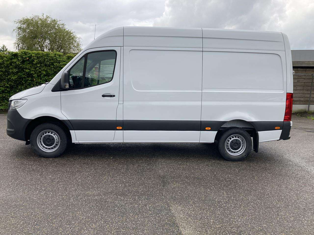 Mercedes-Benz Sprinter 317 CDi 170 L2H2 38.850€ netto Camera/Navi — foto 2 van 25