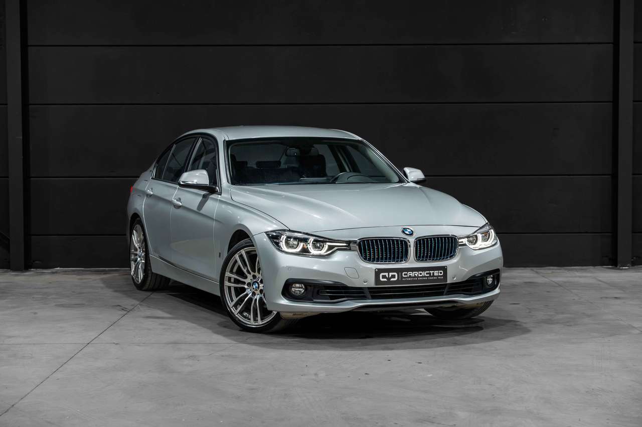 BMW 330 (2018)