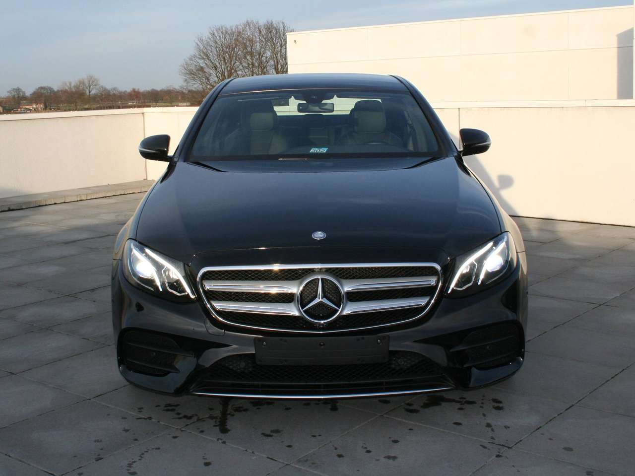 Mercedes-Benz E 220 d AMG Pano dak navigatie LED camera — foto 3 van 9