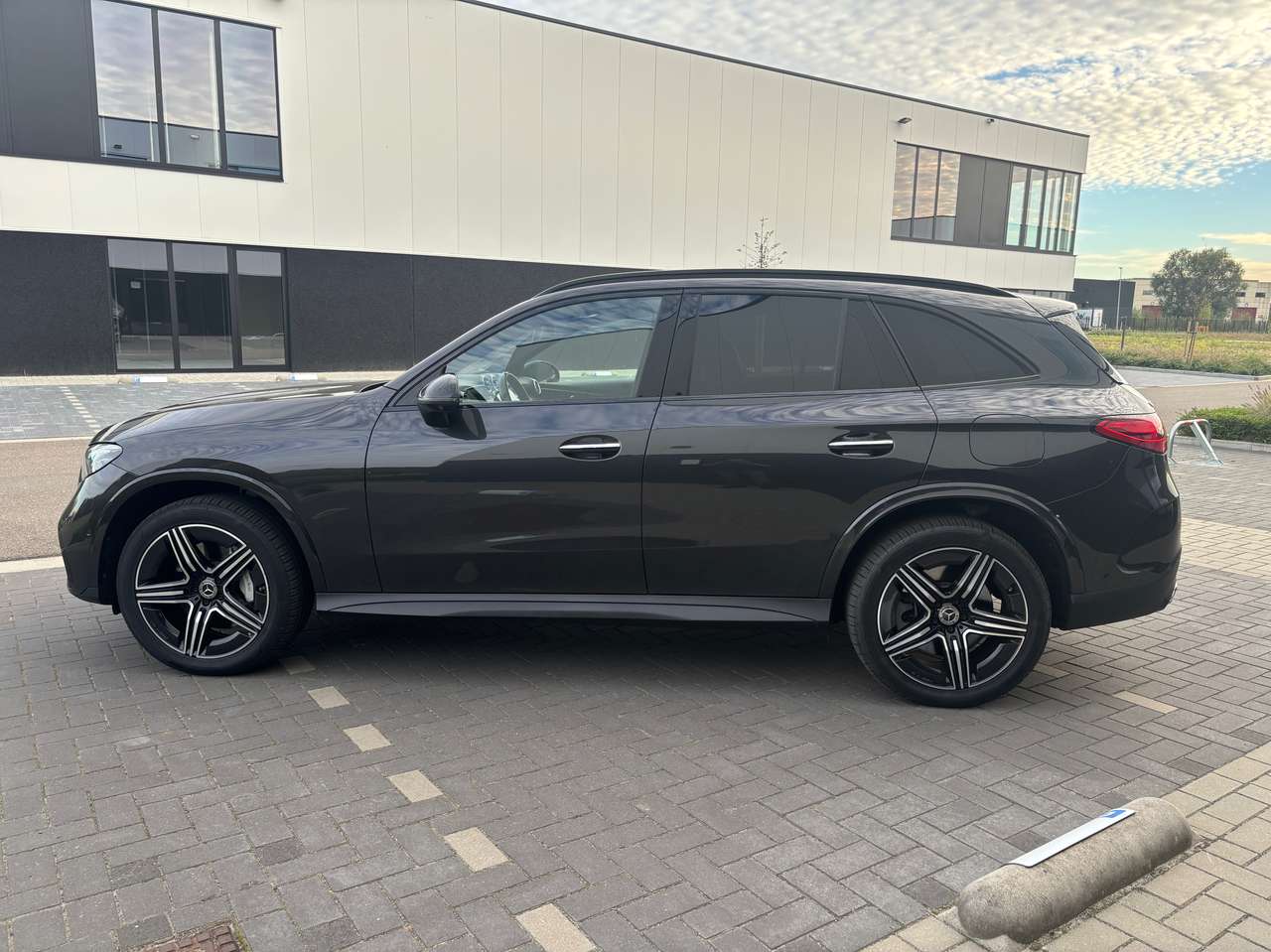 Mercedes-Benz GLC 300 GLC 300 de PHEV AMG Line 4MATIC - PANO - AIRMATIC - 360 - TREKHAAK - ACC - CARPLAY - LIGHT DESIGN — foto 5 van 25