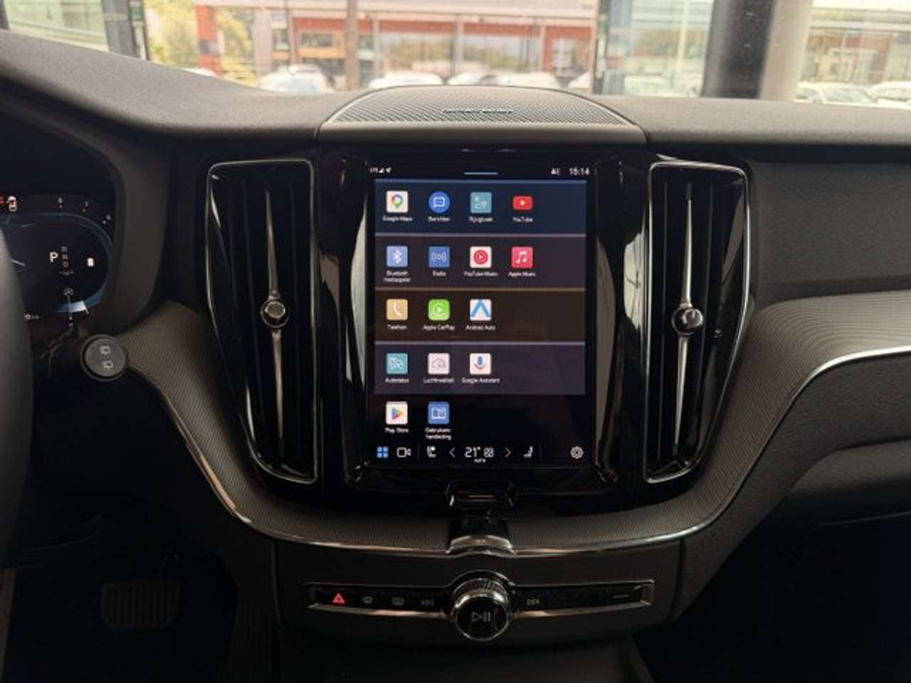 Volvo XC60 PLUS DARK B5  AWD AUTOMAAT +TAL VAN OPTIES — foto 13 van 22