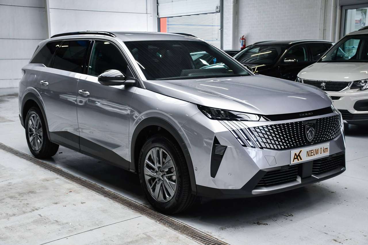 Peugeot 5008 5008 Hybrid Allure 7pl MHEV NIEUW - NAVIGATIE / CAMERA / ACC / SMARTLINK / BLIS / PDC — foto 2 van 22