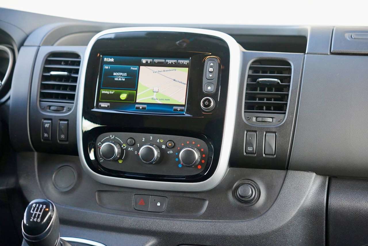 Renault Trafic 2.0 dCi 29 6 plaatsen lichte vracht — foto 20 van 25
