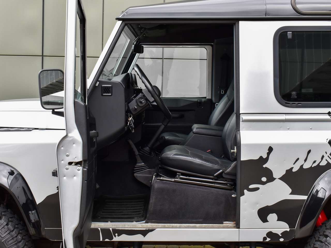 Land Rover Defender 90  2.2TD4 - "Eastnor Edition" — foto 14 van 25