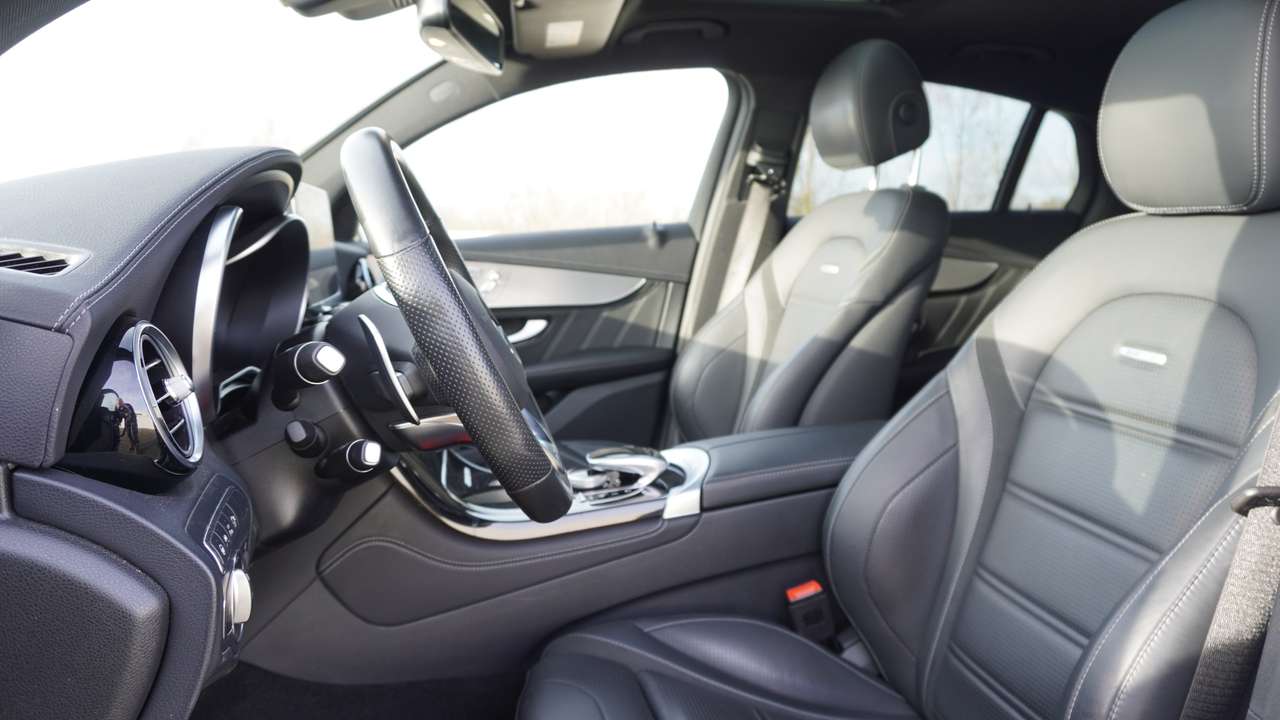 Mercedes-Benz GLC 63 AMG 4M/RIJASSIST/PANODAK/LUCHTVER/COMAND ONLINE/TREKH — foto 9 van 19