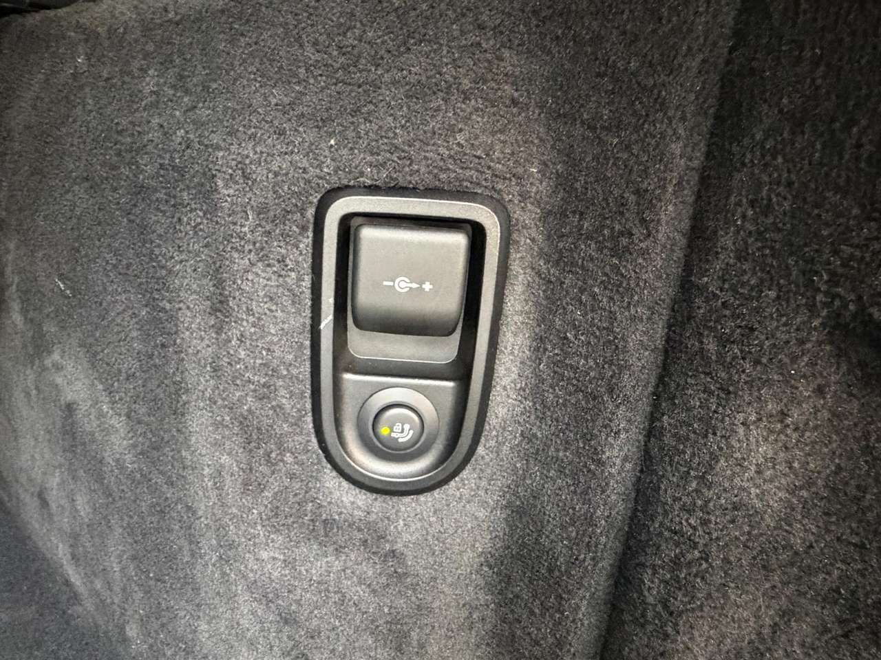 BMW 518 dA Touring NAVI*PDC*LED*CAMERA*CARPLAY*TREKHAAK*LEDER* — foto 24 van 25