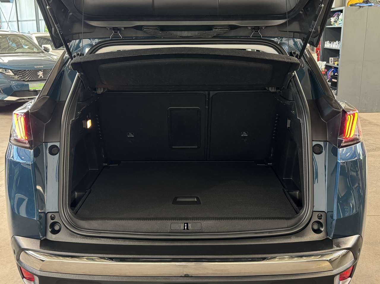 Peugeot 3008 1.2 PureTech Allure — foto 5 van 18