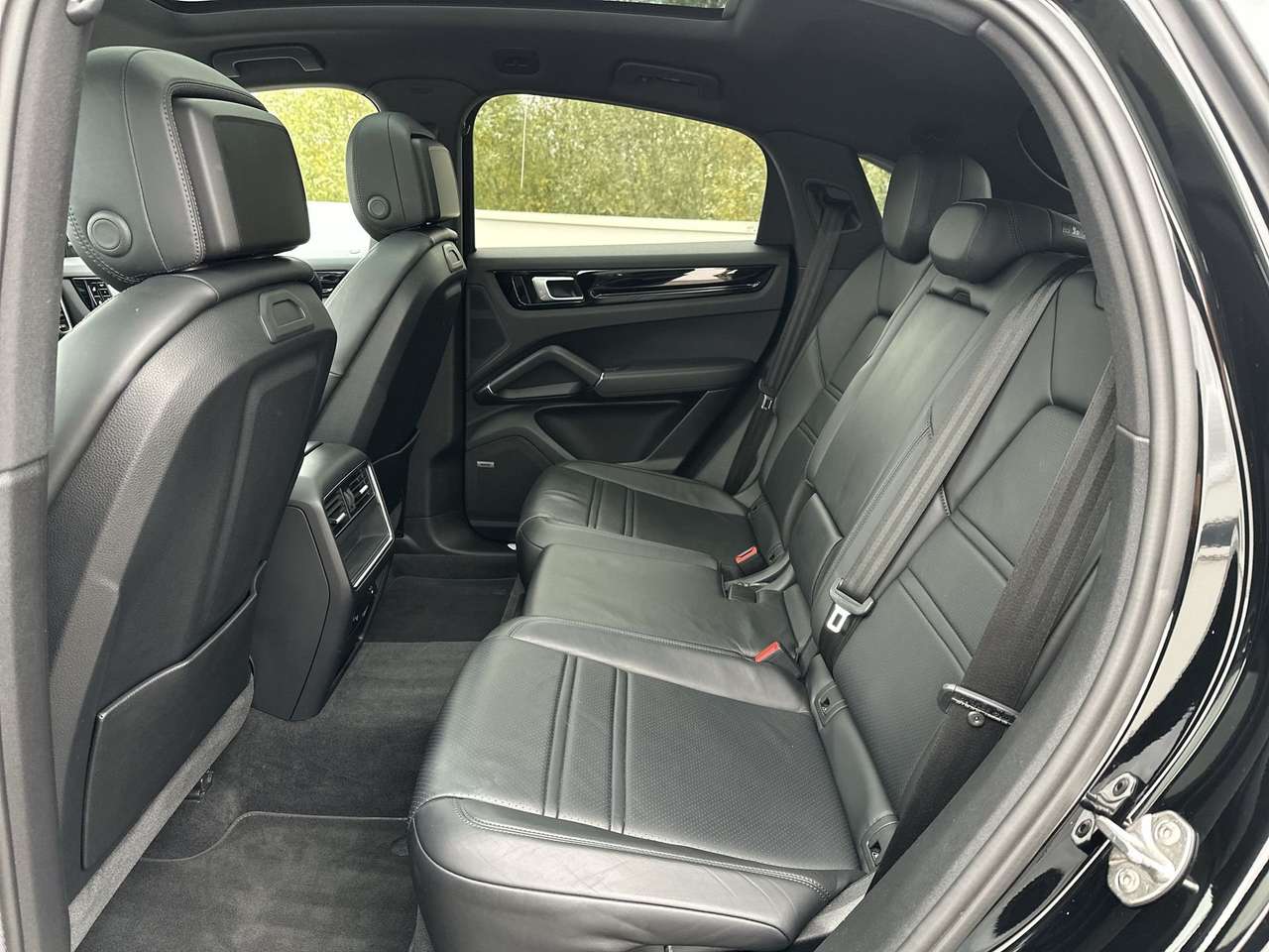 Porsche Cayenne coupé/SPORTDESIGN/TREKH/BOSE/21" TURBO/PASM — foto 17 van 19