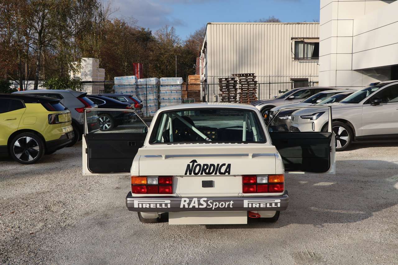 Volvo 240 240 Turbo Grp A - Brand new - FIA Homologated — foto 23 van 25