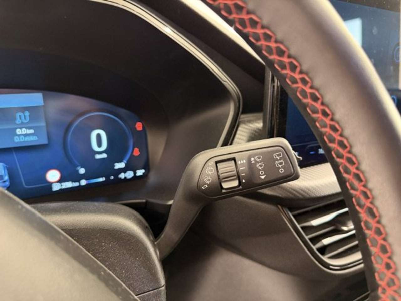 Ford Kuga ST-LINE FULL  HYBRID BENZINE AUTOMAAT — foto 22 van 22