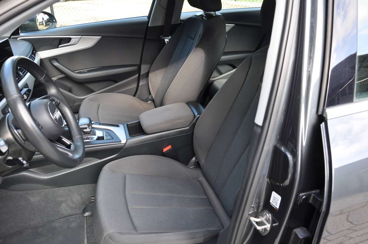 Audi A4 35 TFSI Business Edition "Attraction" S-tronic "Automaat" Benzine mild hybride — foto 6 van 15