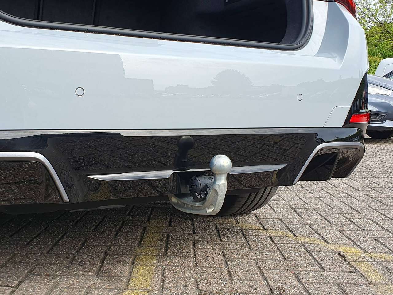 BMW i4 M50 xDrive 544pk 83kWh M-Sport - individual - Laser lights - Pano - trekhaak - SOH 99,2% — foto 22 van 24