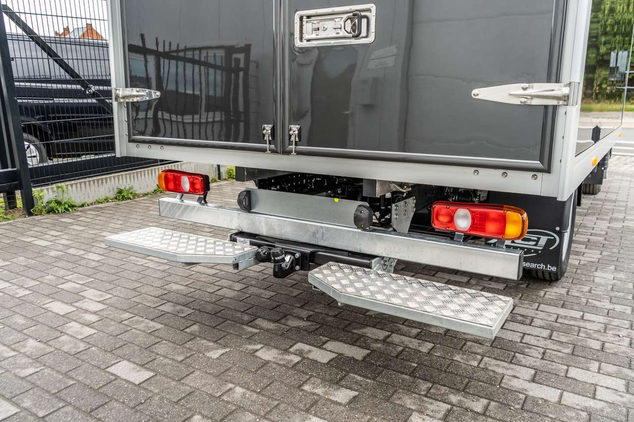 Mitsubishi Canter Meubelbak - Automaat - Trekhaak 3500kg - 53.500ex — foto 5 van 15