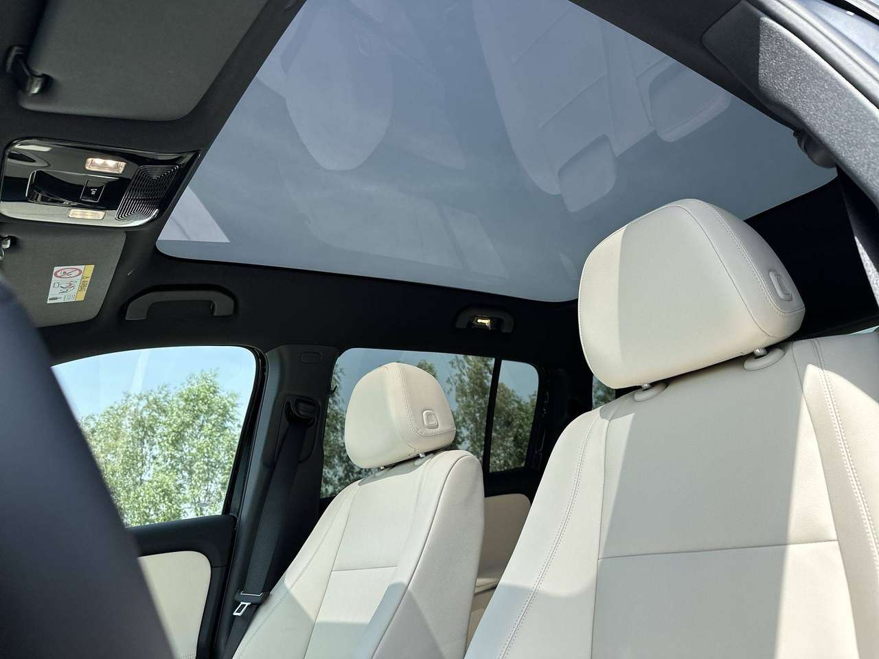 Mercedes-Benz GLB 250 + Electric Pano dak Leder Memory Nightpakket — foto 13 van 19