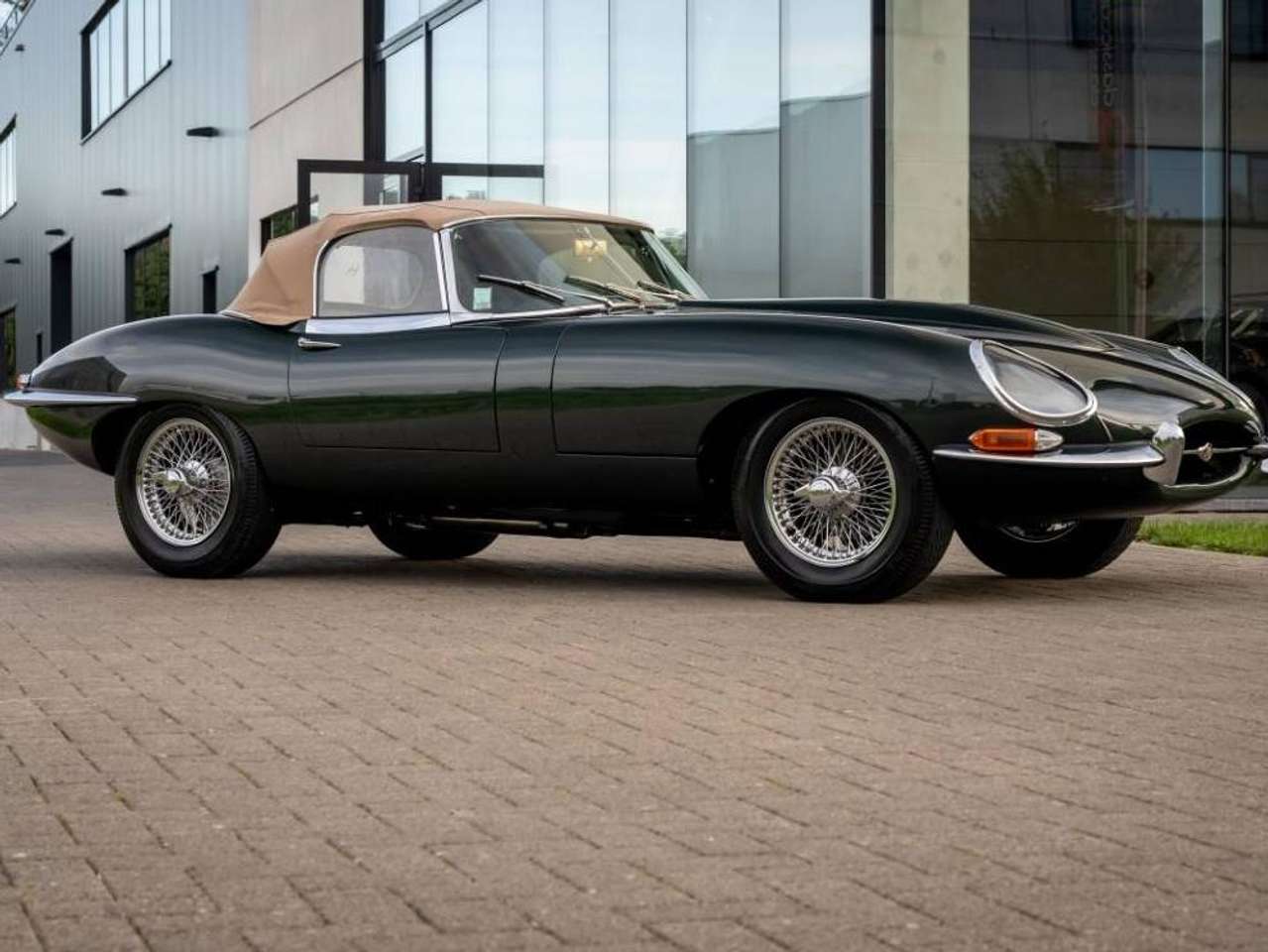Jaguar E-Type 4.2 Cabrio — foto 6 van 25