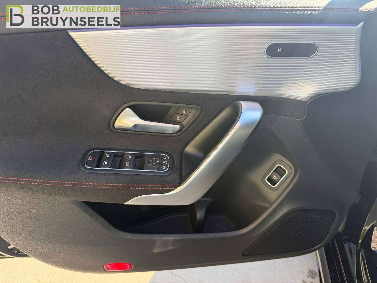 Mercedes-Benz CLA 180 | AMG line | Nightpakket | Camera | Sfeerverlichting | Sound System — foto 16 van 25