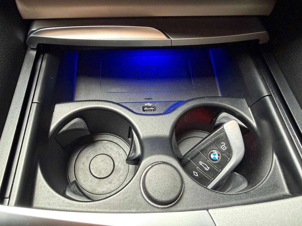 BMW 518 dA Touring NAVI*PDC*LED*CAMERA*CARPLAY*TREKHAAK*LEDER* — foto 22 van 25