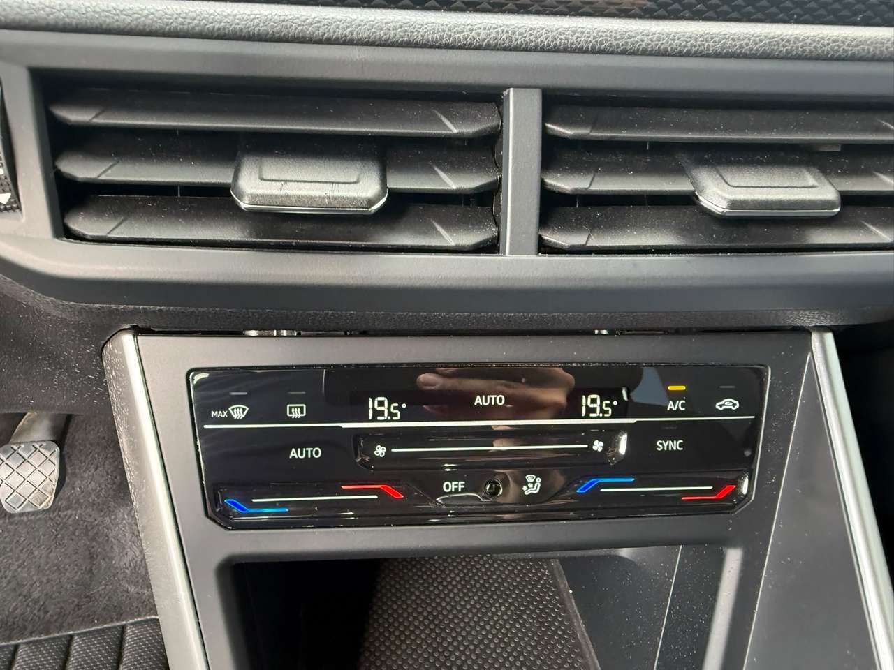 Volkswagen Taigo 1.0 TSI Life  Camera GPS Pdc Alu velgen 54000km — foto 10 van 13