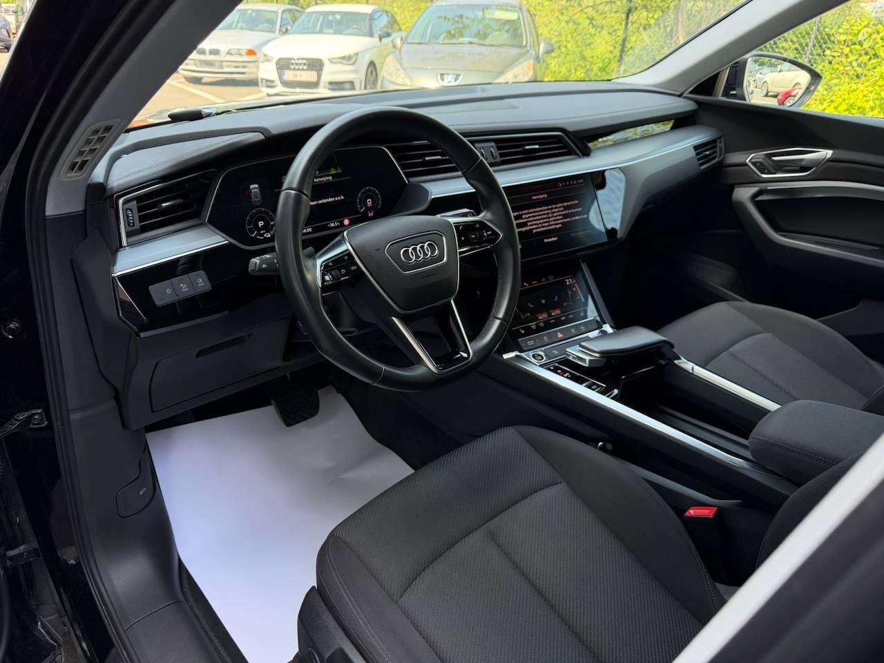 Audi e-tron 50 QUATTRO GPS CAMERA CARPLAY ELEKKOFFER VERWARMDE ZETELS — foto 4 van 18