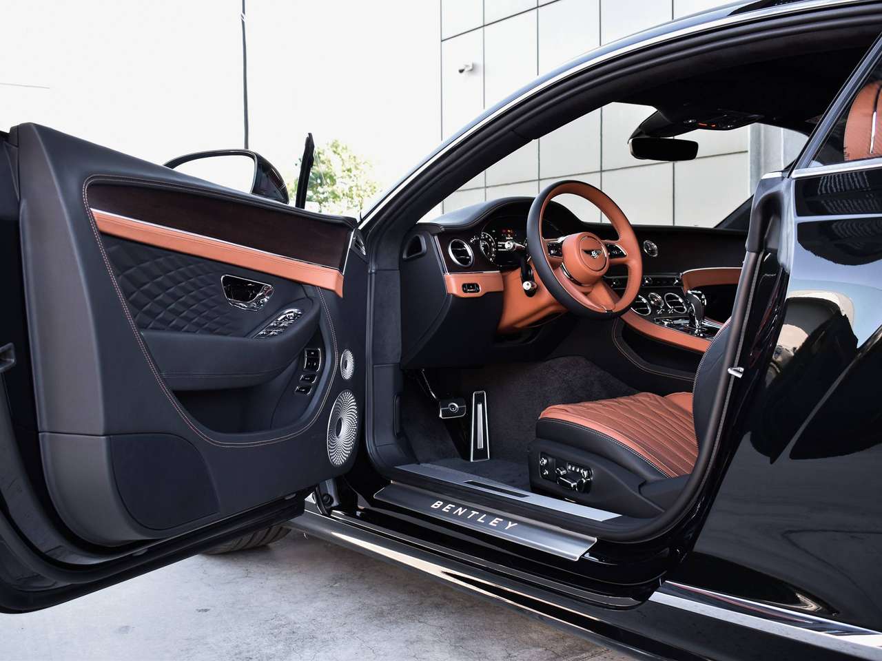 Bentley Continental GT 4.0 V8 PHEV | AZURE SPEC. | 550km/ NIEUW — foto 6 van 25