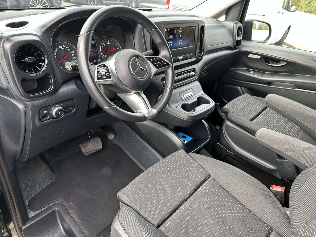 Mercedes-Benz Vito TOURER 116 CDI PRO L NIEUW MODEL/NAVI/TRKH 2500KG — foto 9 van 17