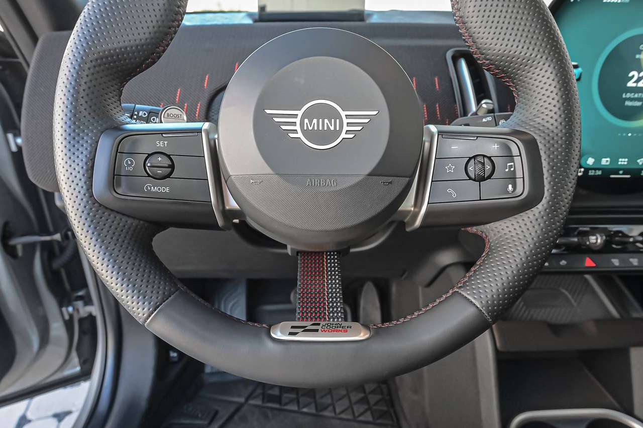 MINI Countryman E Countryman E JCW — foto 12 van 24