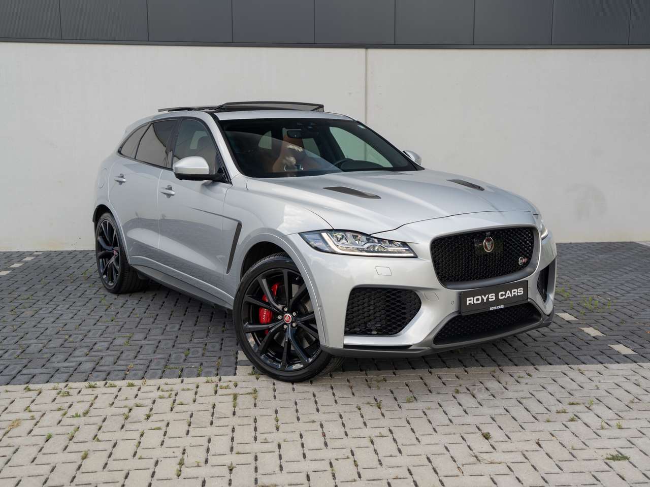 Jaguar F-Pace F-Pace SVR 5.0 V8 AWD LICHTE VRACHT/DEALER SERVICED/PRE OPF/1ST BE OWNER
