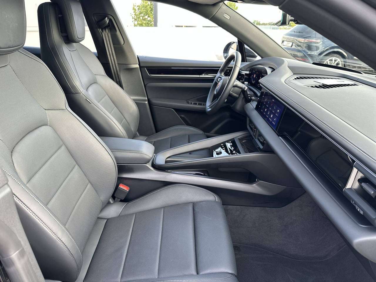 Porsche Macan 4 ELECTRIC catalogusprijs 118.504€ euro full full option!!! — foto 18 van 19
