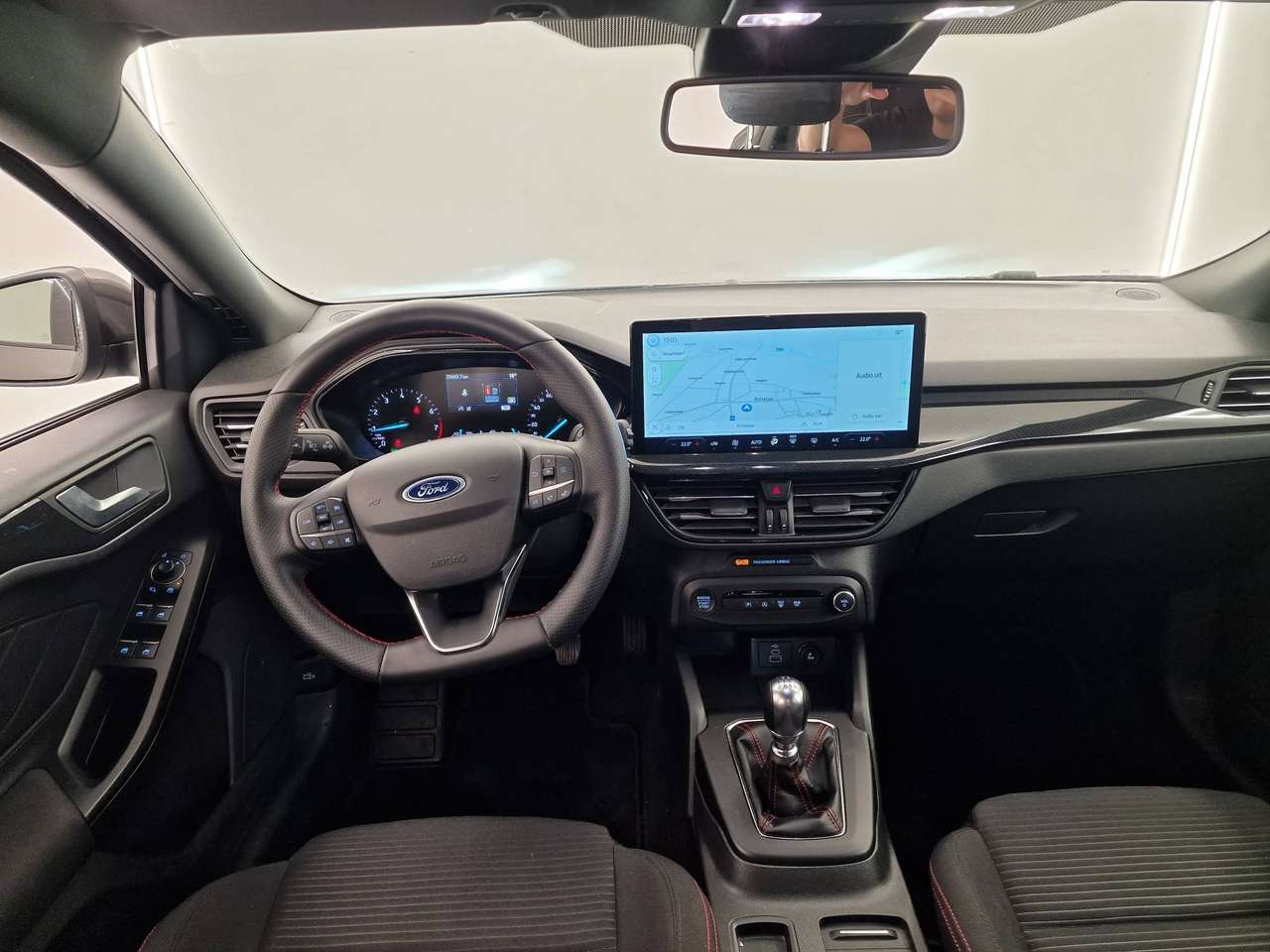 Ford Focus ST-LINE HYBRID BENZINE 23000KM!!!! — foto 7 van 15