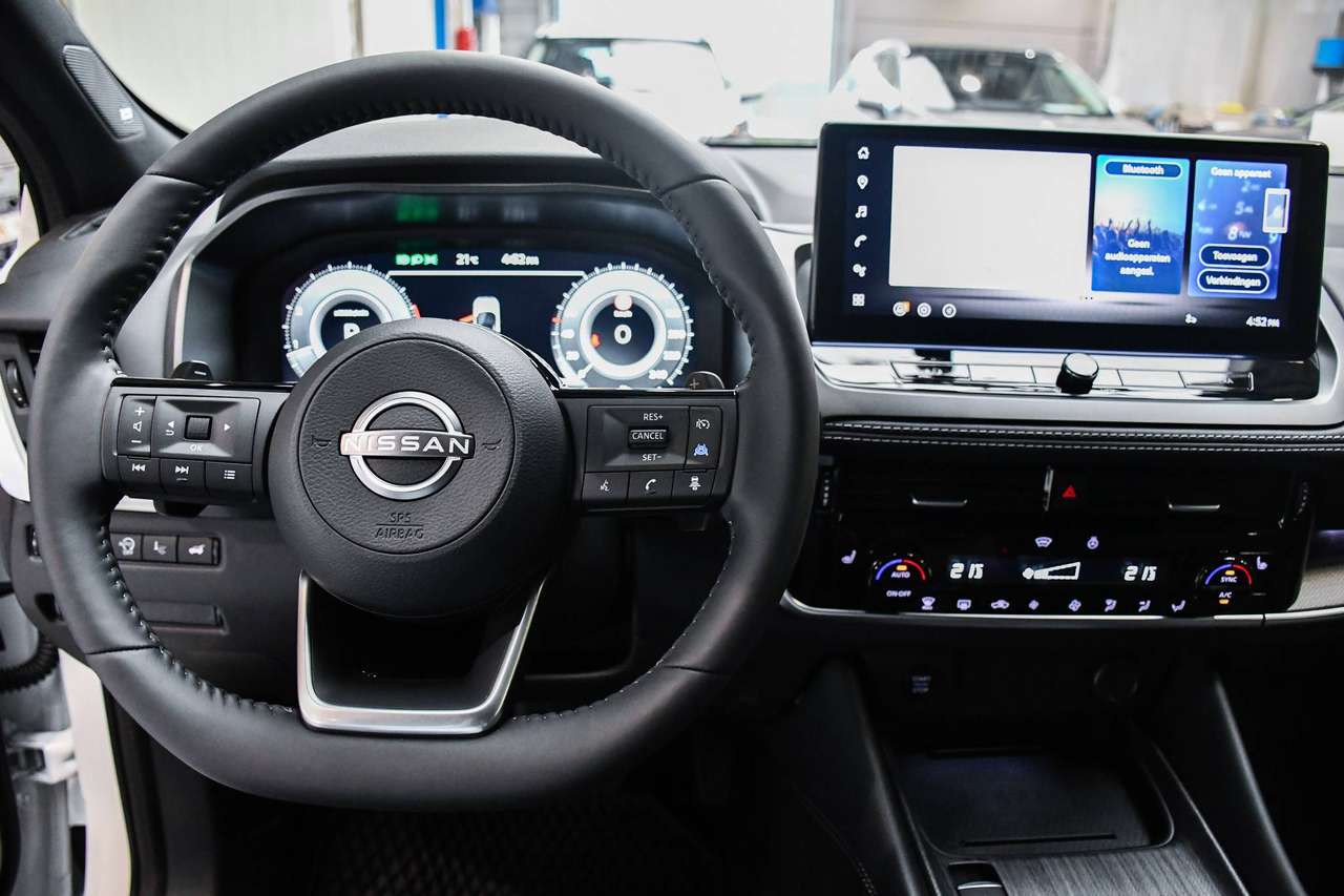 Nissan Qashqai Qashqai 1.3 DIG-T MHEV Tekna Xtronic - NAVIGATIE / PANO DAK / CAMERA / SMARTLINK / BLIS / ACC — foto 17 van 20