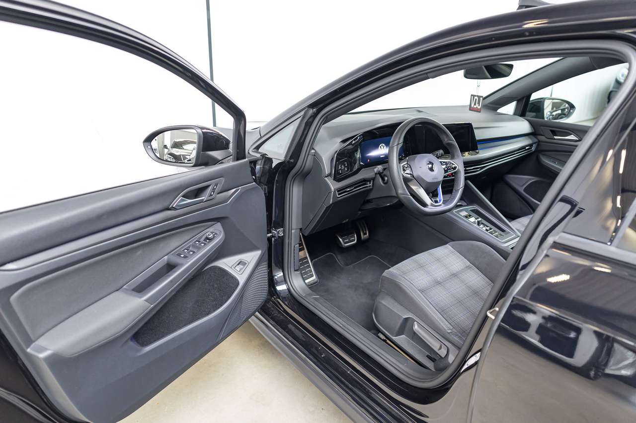 Volkswagen Golf GTE PHEV|PANO|KEYLESS|ACC|LA|AMBIENTLIGHT| — foto 19 van 25