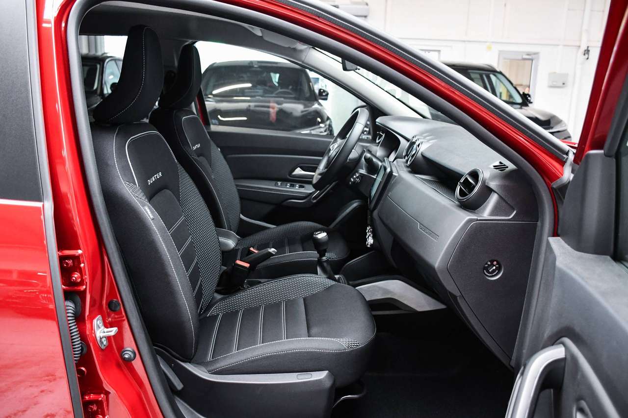 Dacia Duster Duster 1.3 TCe Comfort - NAVIGATIE / CAMERA / SMARTLINK / PDC / BLIS / CC — foto 6 van 18