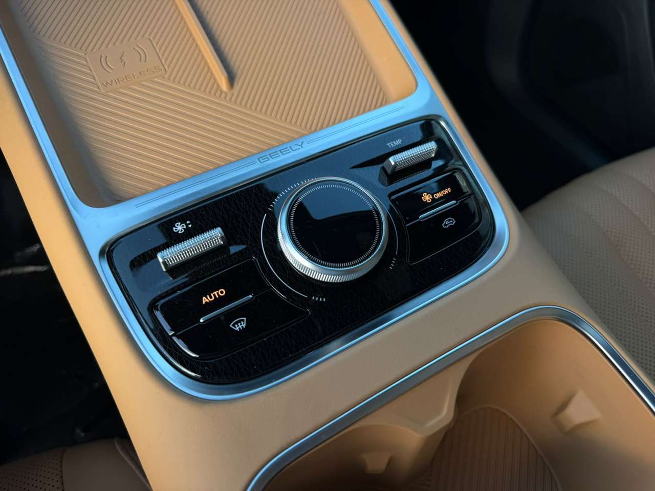 Geely Starray EM-i 15 i PHEV Hybride Plug in MAX+ " Full option " NIEUW — foto 20 van 21