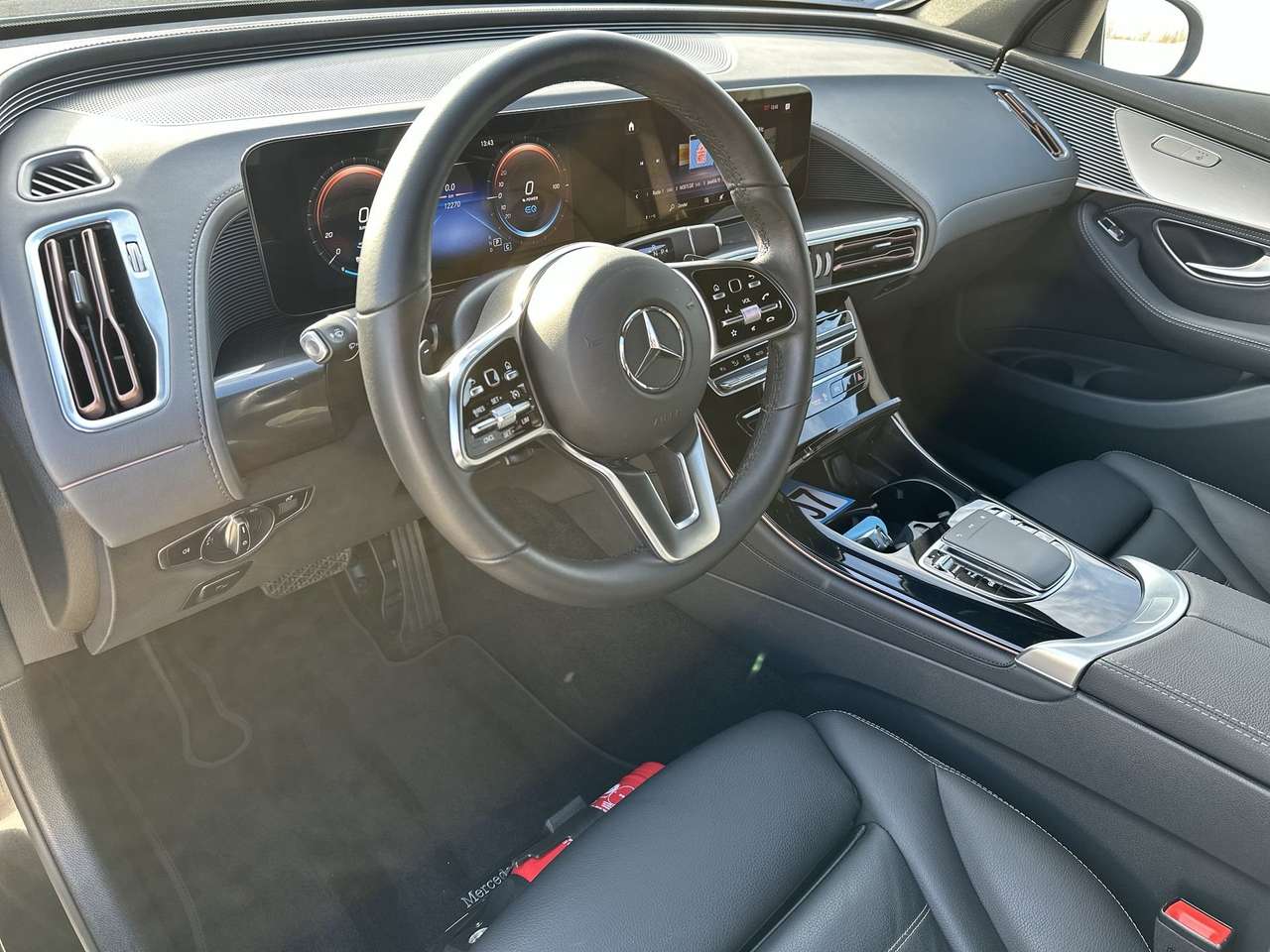 Mercedes-Benz EQC 400 4M AMG Leder 21" multi privacy ramen dodehoek — foto 17 van 19