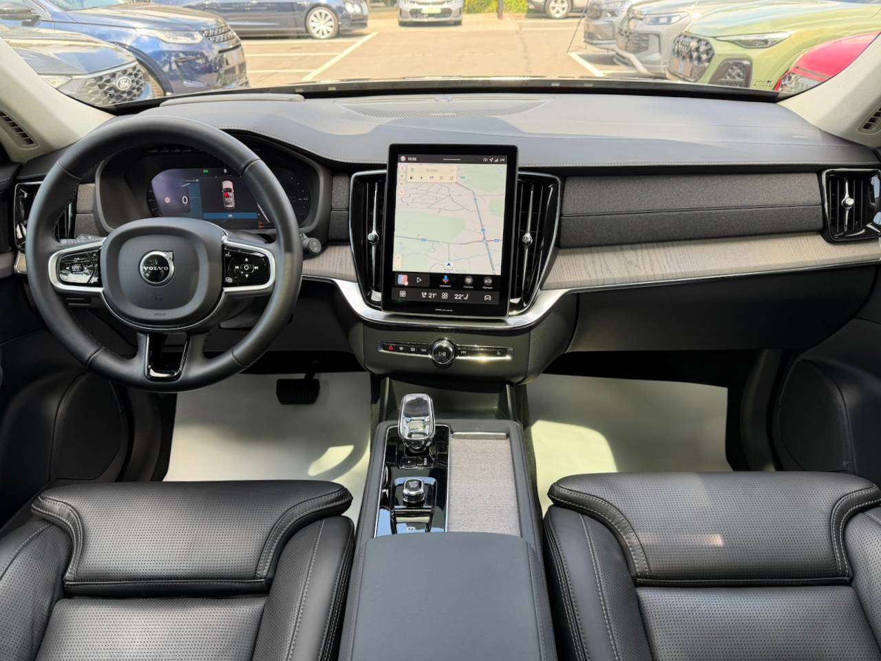 Volvo XC90 T8 ULTRA DARK MASSAGE GEKOELDE ZETELS PANO HARMAN KARDON — foto 6 van 22