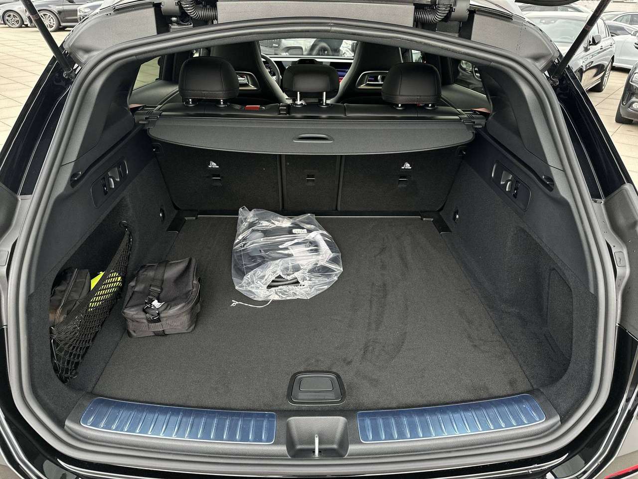 Mercedes-Benz GLC 400 4MATIC ELECTRIC AMG Line Distronic Trekhaak Nightpakket Pano Dak — foto 17 van 19