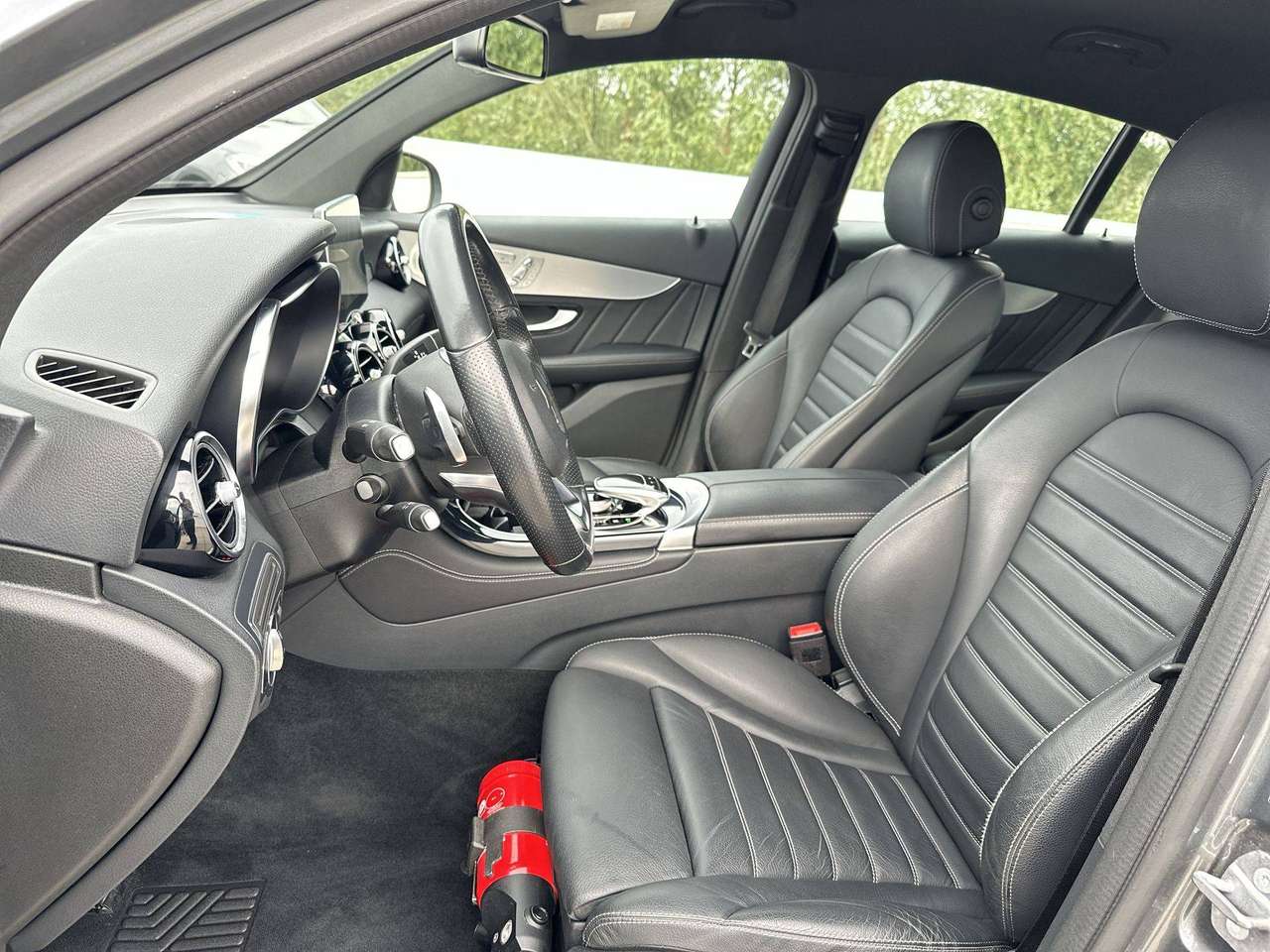 Mercedes-Benz GLC 250 GLC Coupé 250 4-Matic (EU6.2)AMG Pakket Comand Navi 20" multispaaks AMG velgen — foto 9 van 18