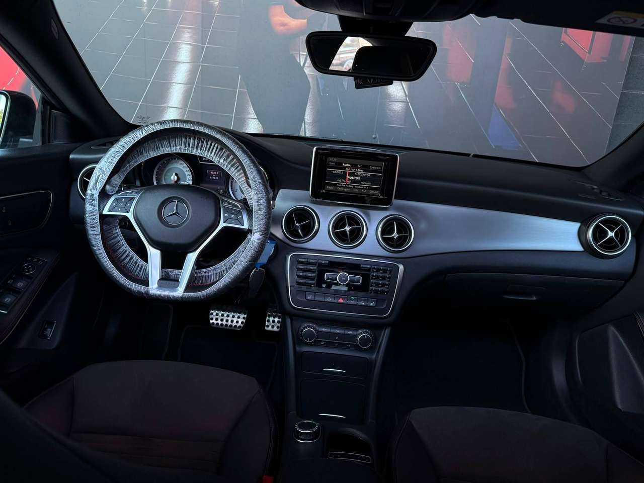 Mercedes-Benz CLA 200 Night Pack AMG LINE — foto 6 van 19