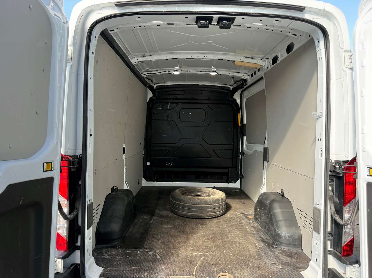 Ford Transit 2.0 TDCi L2H2 Automatic Camera Apple CarPlay — foto 19 van 19