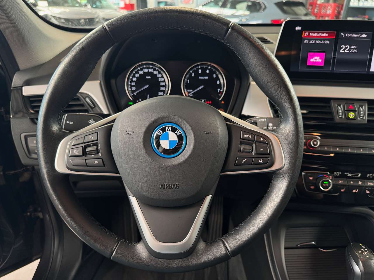 BMW X1 xDrive25e | Head-up Display | Cruise Control — foto 18 van 19