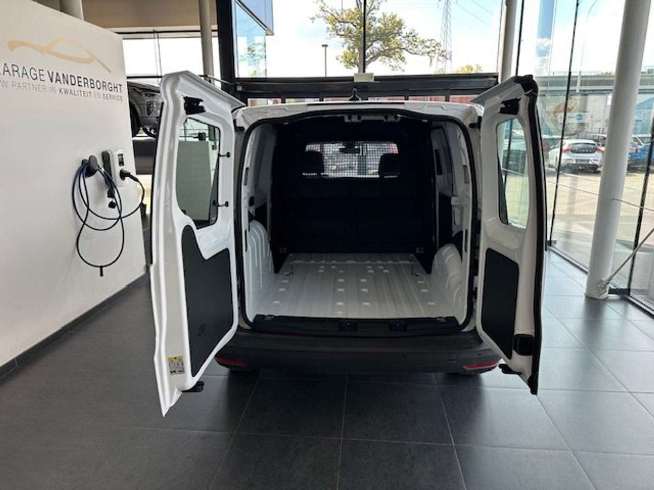 Ford Transit Connect 2.0 ECOBLUE NIEUW OKM  SLECHTS 21300+BTW!!!!! — foto 4 van 19