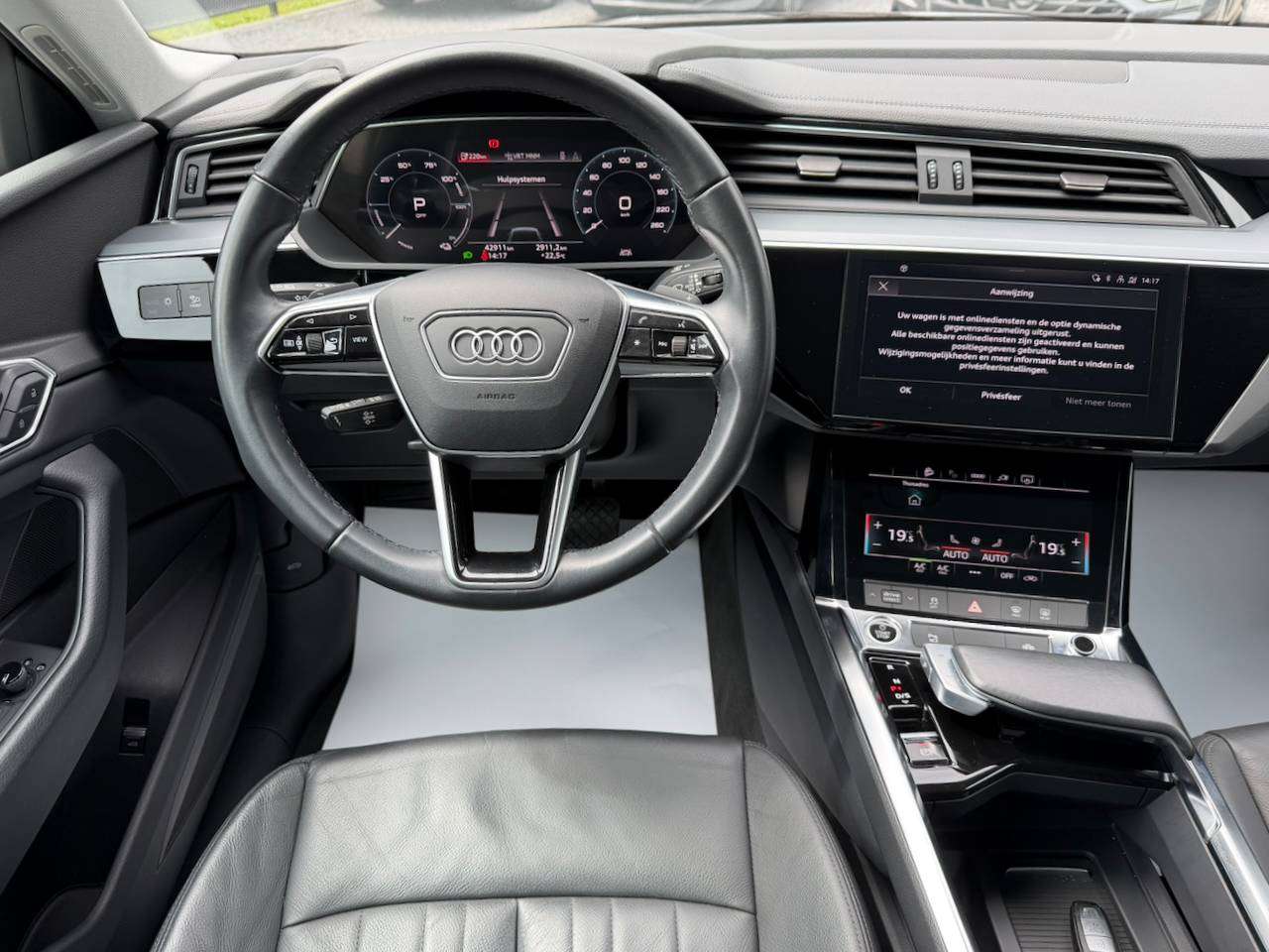 Audi e-tron 95 kWh 55 LEDER QUATTRO S-LINE CAMERA ELEKKOFFER KEYLESS — foto 9 van 14
