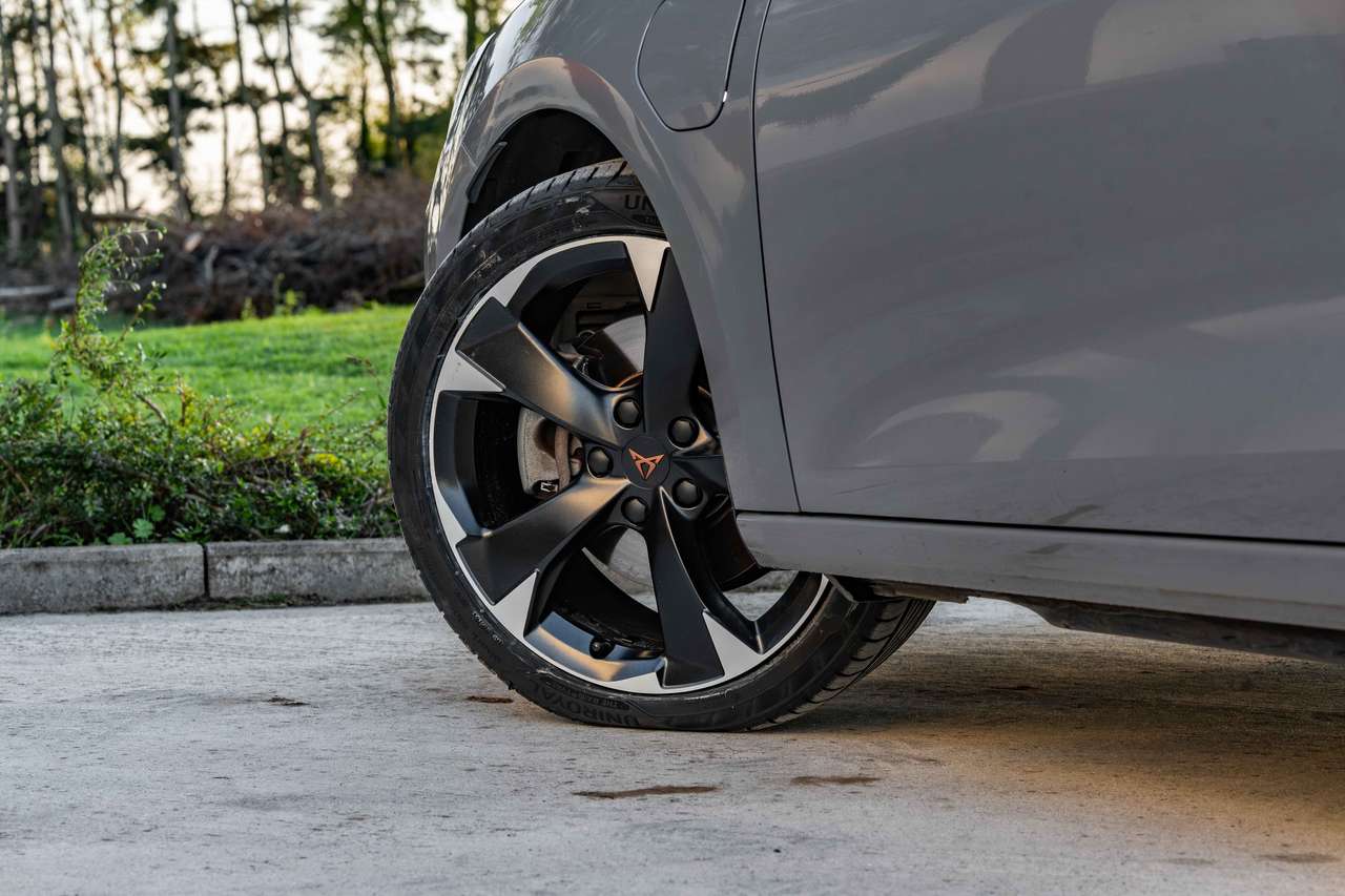 CUPRA Leon (2024) — foto 12