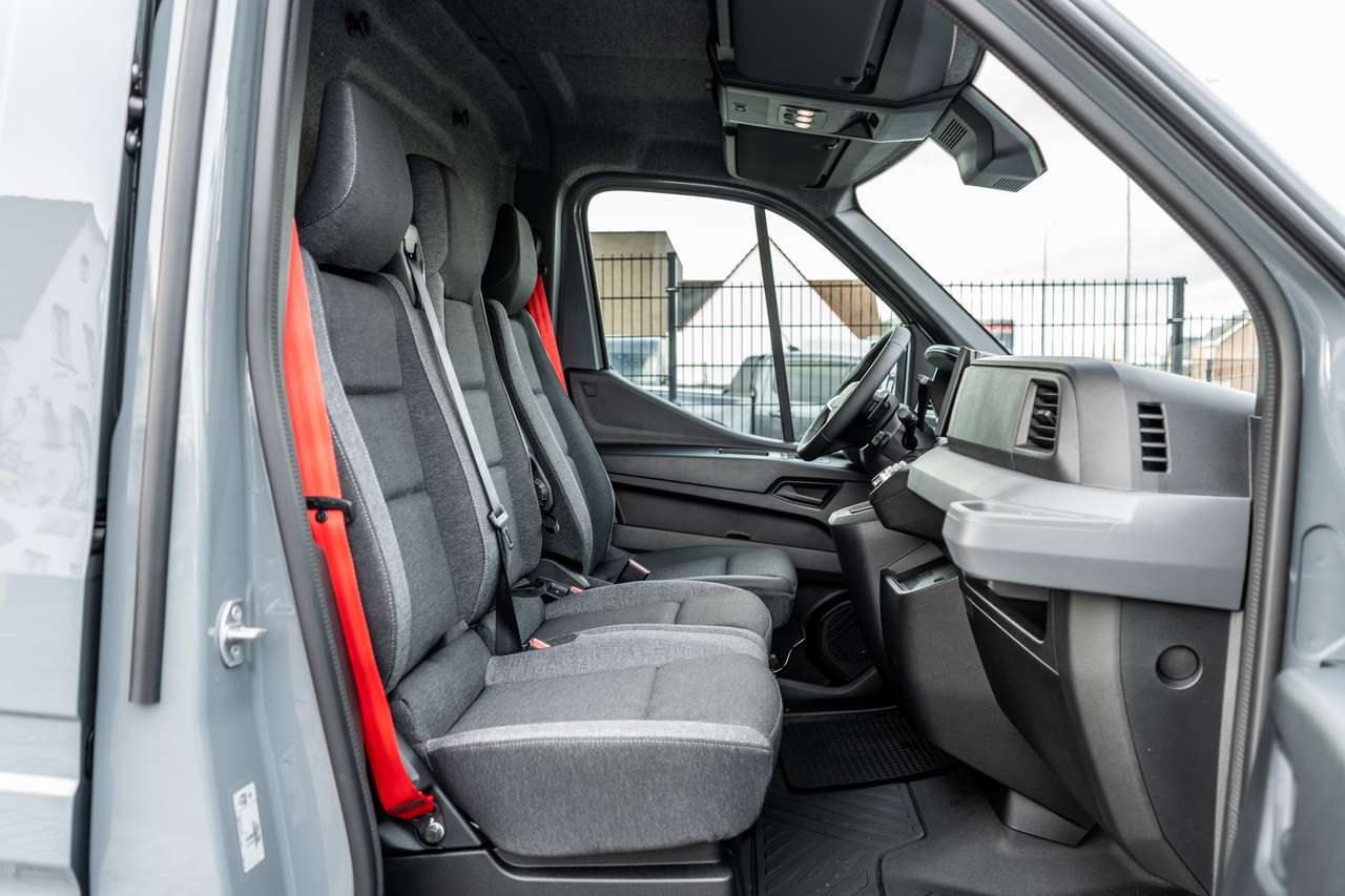 Renault Master 2.0dCi L3H2 - Automaat - Navigatie - 35.500excl — foto 10 van 18