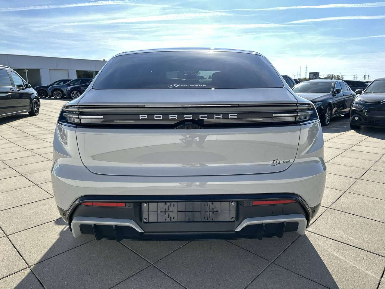 Porsche Macan ELECTRIC Trekhaak Pano Dak 22" RS Spyder  Bose Sportdesignpakket — foto 5 van 19
