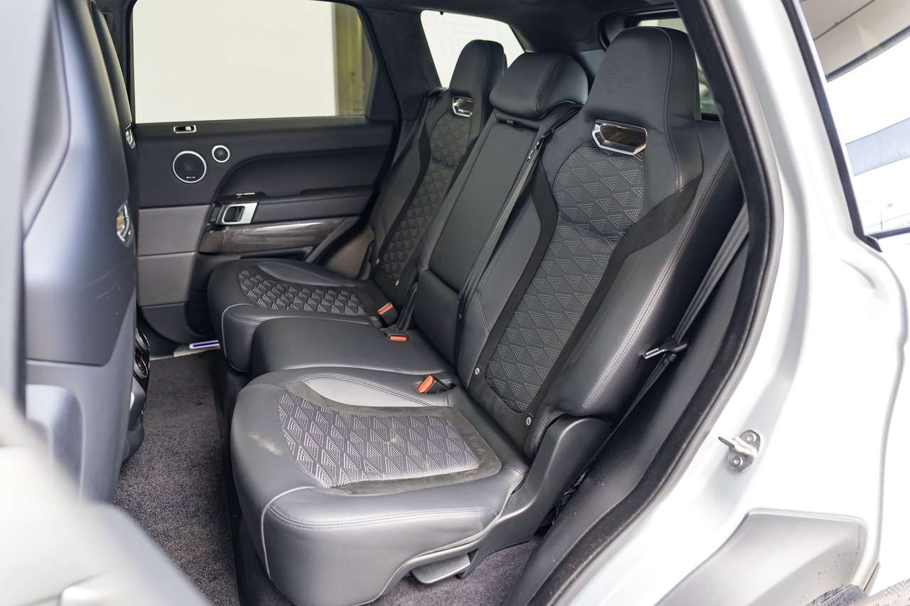 Land Rover Range Rover Sport 5.0 V8 P575 SVR|COOLED&HEATED-SEATS|ALCATANARA|CARBON|HEATED REAR-SEATS|AMBIENTLIGHT|ACC|LA| — foto 16 van 25