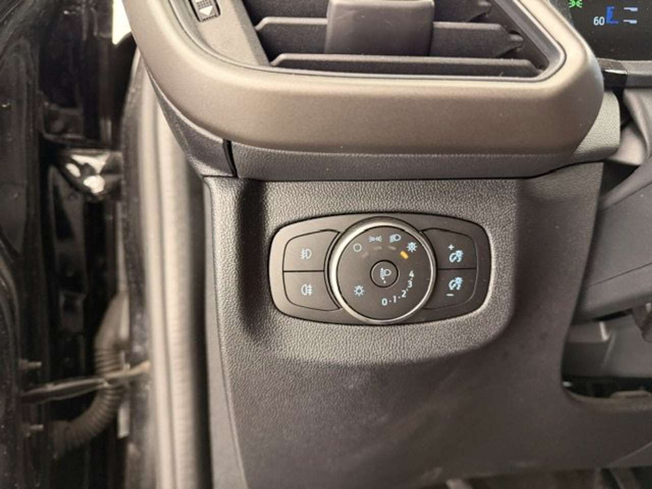 Ford Tourneo Courier TITANIUM BENZINE 125PK 22000KM — foto 12 van 21