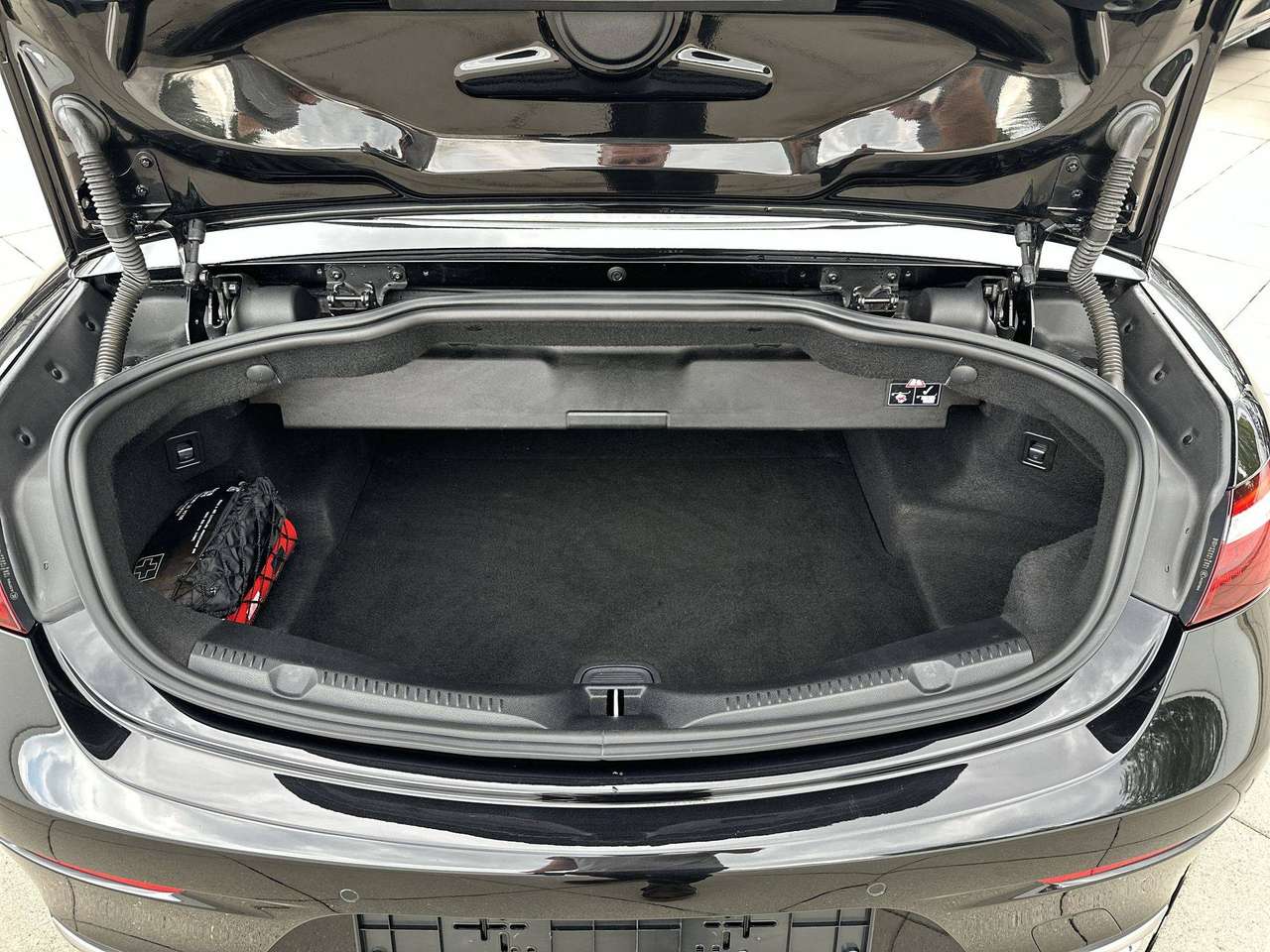 Mercedes-Benz E 200 Cabriolet E 200 (EU6d-TEMP) Leder smartphone integratie sfeerverlichting — foto 12 van 17