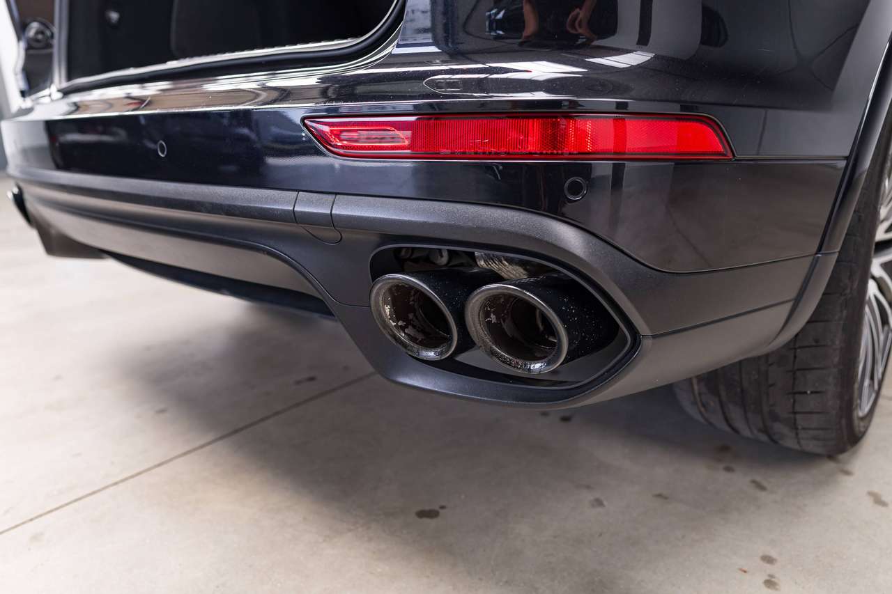 Porsche Cayenne PLATINUM EDITION|LUCHTGEVEERD|BOSE SOUND SYSTEM|PANO|CAMERA|WEGKLAPBARE TREKHAAK|SPORTCHRONO|LA|CC| — foto 9 van 25
