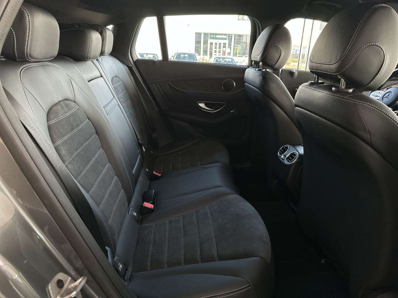 Mercedes-Benz EQC 400 4M AMG/19"/PARKASS ACHTERUITRIJCAM/MULTIBEAM/NAVI — foto 9 van 17